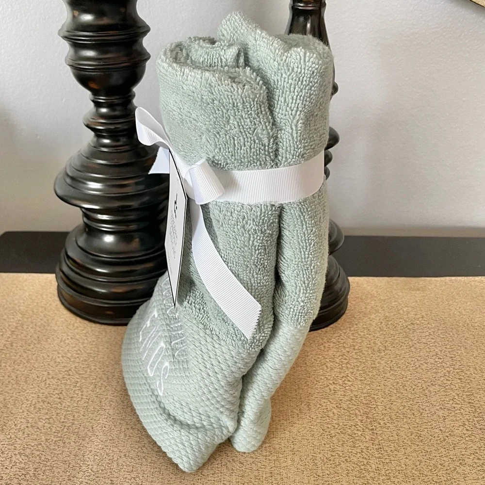 🆕SET OF 2 WELCOME FRIENDS Hand Towels